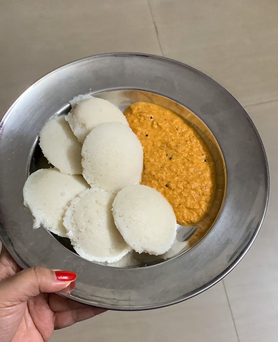 A simple idli-chutney dinner today because it was a sucky & mad day with only 15 mins to put together dinner. Also  #steeltheshow for  @historywali because well that is nothing new about that on my feed 