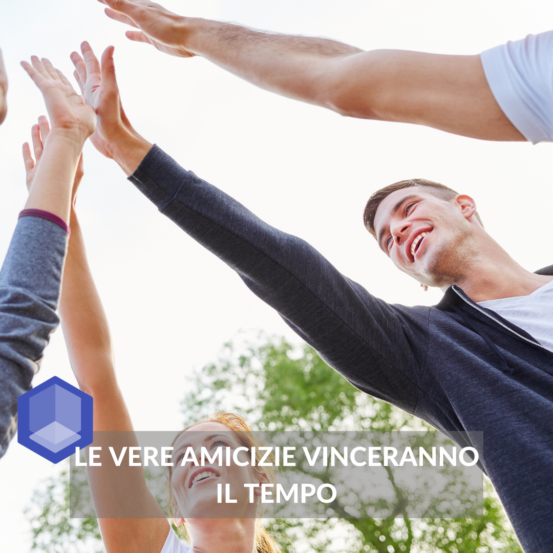 ThinkCoin1's tweet photo. 🔵Esiste l’amicizia vera?

Quella che niente e nessuno può sgretolare?

Io dico di sì, ma a patto, prima, di capire cosa sia questa “amicizia vera” e come poterla vivere nella tua vita. https://t.co/rMYgIRcTLJ