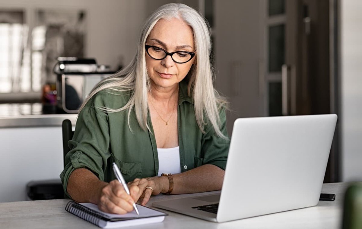 PrivateOfficeHQ's tweet photo. Our new research shows that almost 7 out of 10 people (70%) waited until they were aged 55 or over to make their will, with 1 in 3 (36%) waiting until they were over 65.
Don’t leave it until it’s too late. Plan with your loved ones now; https://t.co/lr9qRUEELI
#InheritancePlan https://t.co/cHTHxtcnST