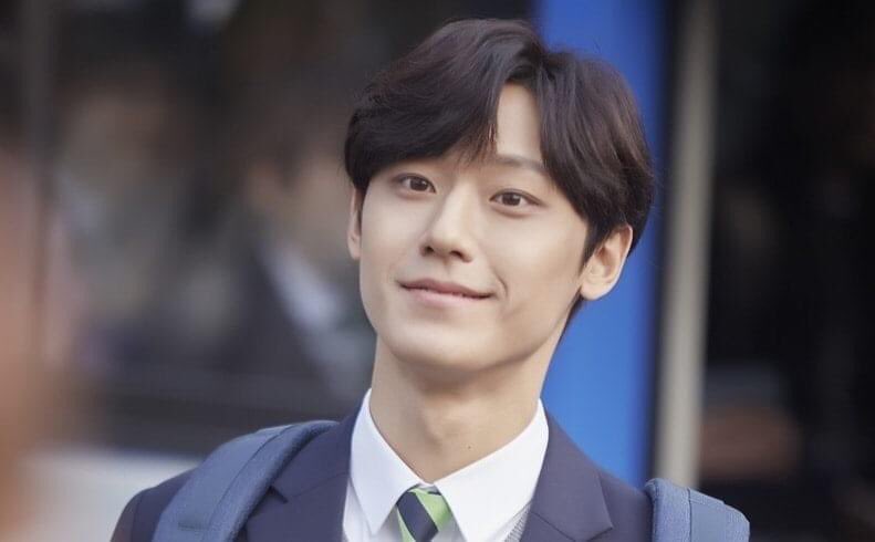 mml2357's tweet photo. ใครจำอีโดยอนจากเรื่อง #Hoteldelluna ได้บ้าง ตอนนั้นคือแอบเชียร์เขา อยากให้คู่นางเอก เราสงสารมาก บทนางเศร้าอ่ะ เกิดใหม่เป็นได้แต่หิ่งห้อย😭 แต่นางกำลังจะมีซีรีส์ใหม่ให้ดูแล้ว เป็นพระเอกครั้งแรกเลย 💕🎉 #18again https://t.co/yRsVKhjfys