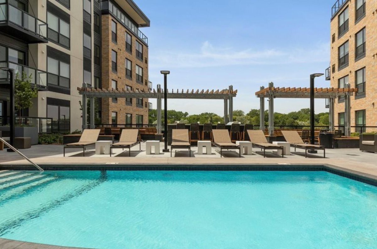 BaderCompanies's tweet image. This week's featured property is the Residences at 1700! Residences at 1700 offers its residents unique studio, one, two and two+ bedroom apartment homes, in addition to exclusive amenities. Contact us to schedule a tour! 1700apartments.com