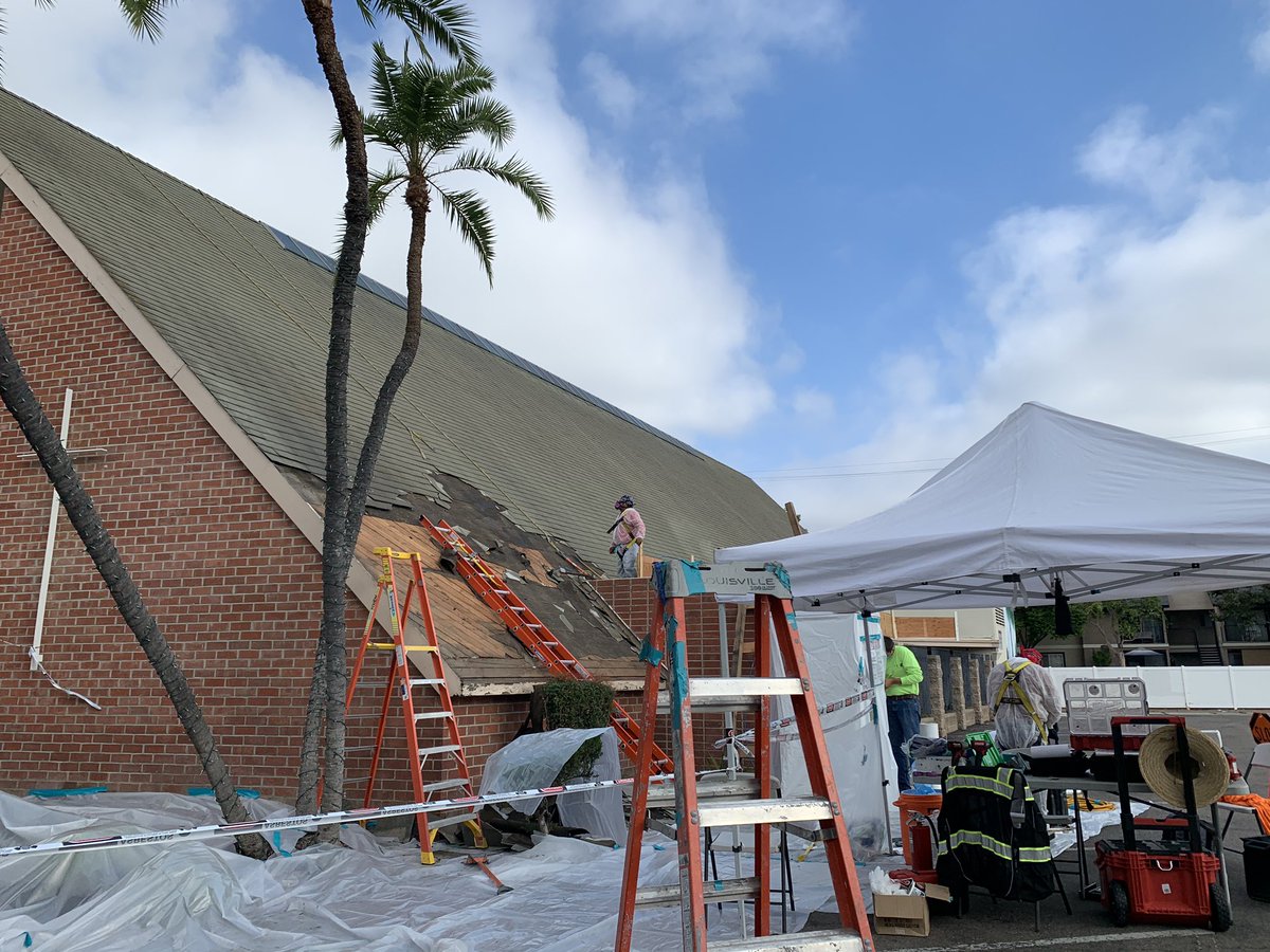 LoveHopeCity's tweet photo. The removal of our sanctuary roof has begun. It will take about 10 days just to rip it off! Please prayerfully consider an above and beyond financial gift to help fund this project. Head to https://t.co/KFRyAlFDcx and then select “Facilities Project Fund” in the drop down menu. https://t.co/Zu5vgsMqrx