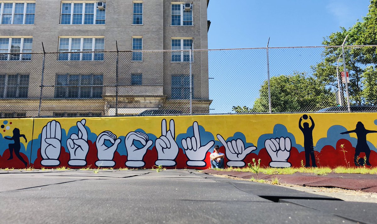 ryanseslow's tweet photo. The new #mural is coming along well for my friends at @sfdesales in #Brooklyn - Im working intentionally in high contrast &amp; thick outlines - helps make the art visually #inclusive &amp; #accessible for all.
#deafed #asl #multimodal #deafblind #DDBDDHH #blinded https://t.co/QlHmY3BPXn https://t.co/MqS5lM8hcj