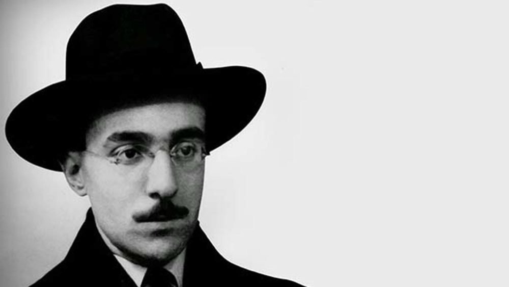 Librosyescritor's tweet photo. "La literatura es la manera más agradable de ignorar la vida." 

Fernando Pessoa https://t.co/NnmmxKrKGb