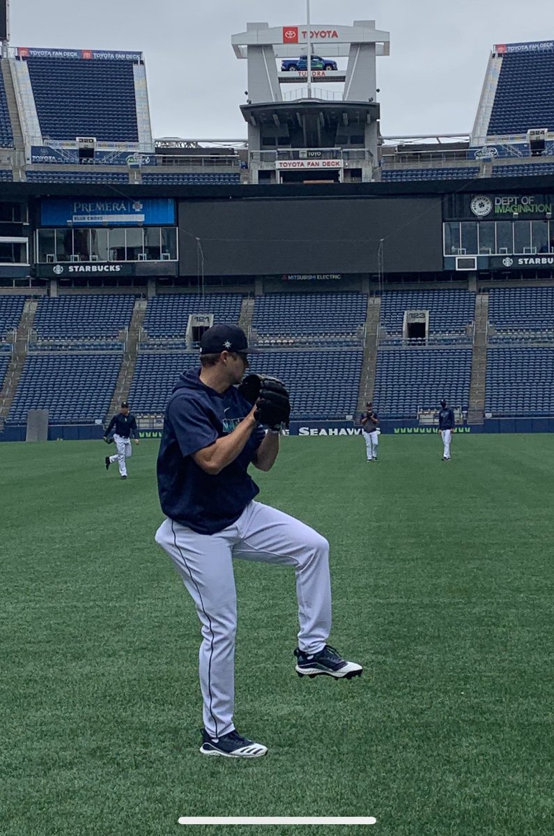 AndyMcKayHG's tweet photo. Pitchers-a typical throwing session lasts around 30 minutes. 1/2 of that time is spent catching the ball. That leaves you with 15 minutes to work on your craft. Your throwing program should leave you mentally fatigued from the intent, focus, and targeting you bring to each throw. https://t.co/1Qjphxymir