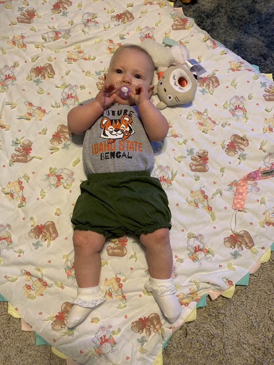 wichbroo's tweet photo. Hanging out with my favorite future Bengal. @IdahoStateU https://t.co/uWcW27MV4X