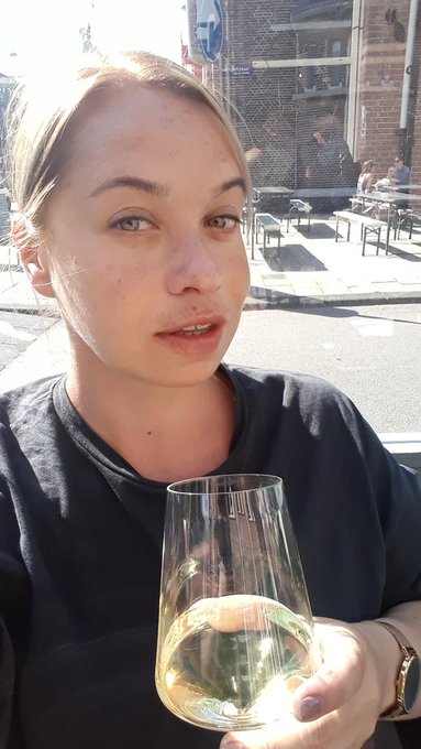 Sunny Amsterdam #Sloterdijk #nomakeupchallenge https://t.co/RFKYV8ILVS<a href="/tag/sloterdijk"class="tags">#Sloterdijk</a><a href="/tag/nomakeupchallenge"class="tags">#nomakeupchallenge</a>