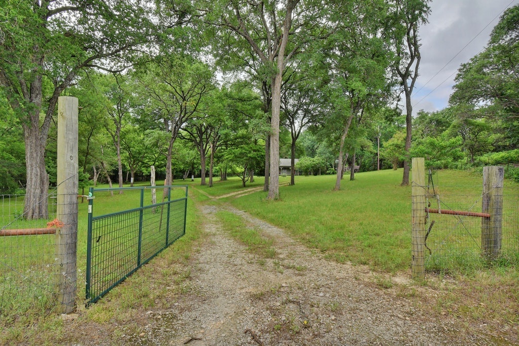 farmandranchpub's tweet photo. #Texas #TXTUESDAYS
Marshall Ranch - 77 Acres
Leander, Texas
https://t.co/RIAaVV0M1Y
#farmandranch #riverfrontage #TexasHillCountry #private https://t.co/hkoa7yWeHU