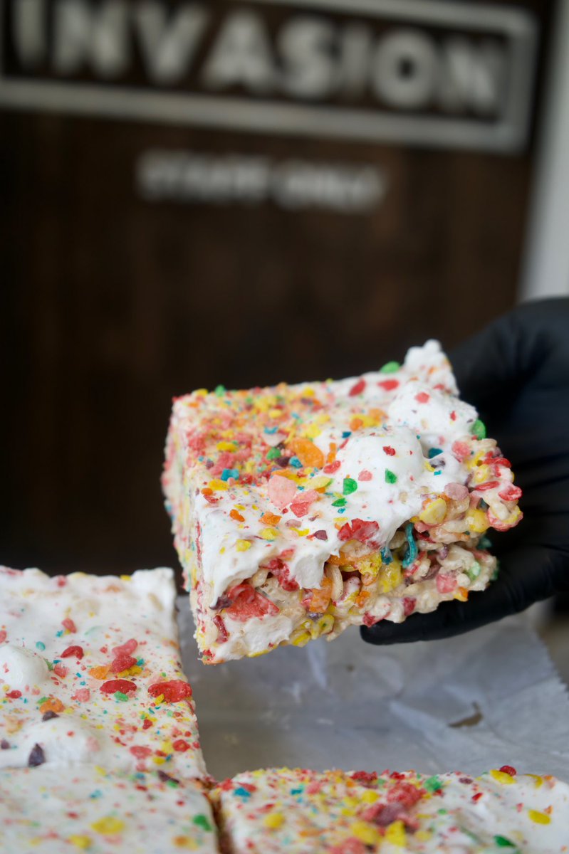 eatinvasion's tweet photo. National Junk Food Day means 50% off all Invasion Treats ... Don’t walk, RUN! https://t.co/ZdQaHFlbYt