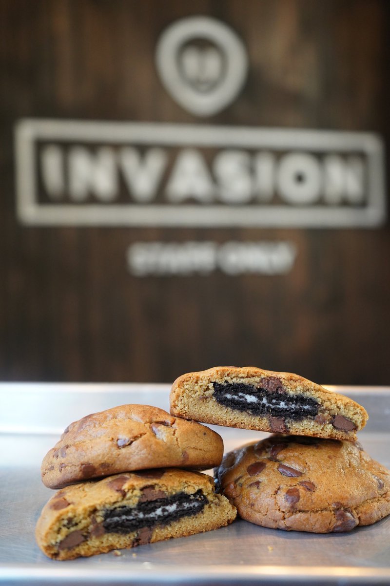 eatinvasion's tweet photo. National Junk Food Day means 50% off all Invasion Treats ... Don’t walk, RUN! https://t.co/ZdQaHFlbYt
