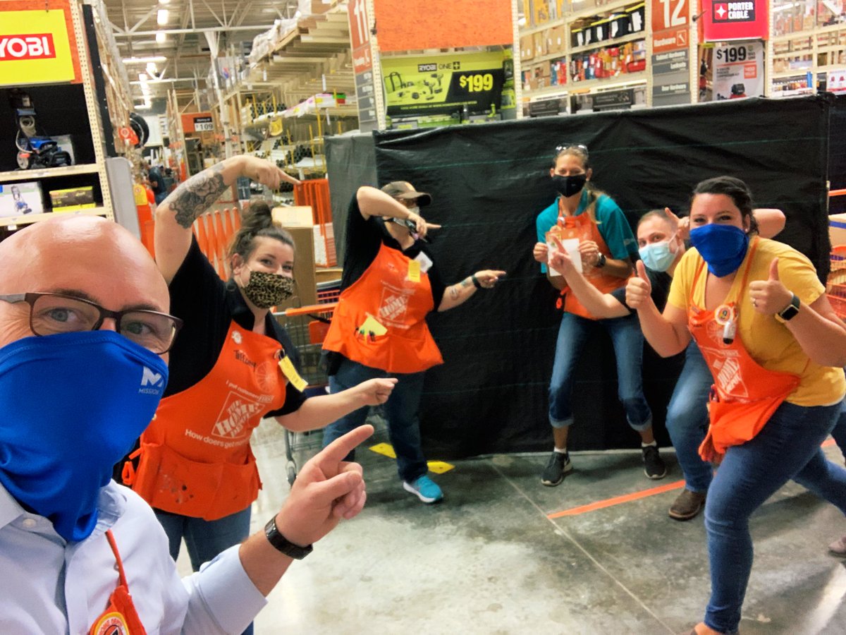 GandySteven's tweet photo. Celebrating some ROCKSTARS this morning @ 8445!! Truly appreciate all the hard work and dedication!! #Team8445 #SWBEST 👊🏼💣💥 https://t.co/AYy5CflY6r
