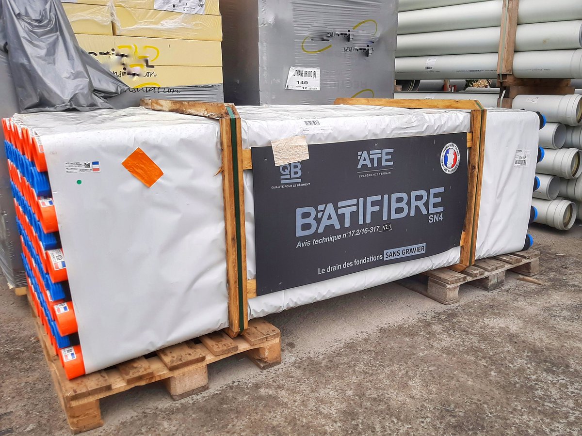GoSamse's tweet photo. #batifibre d'@ATEAgriTube à l'agence @GroupeSamse de St Julien en Genevois. Le challenge est en cours, pensez à commander ! #negoce #samse #batiment #Construction #grosoeuvre https://t.co/JkzdOcmCJ0