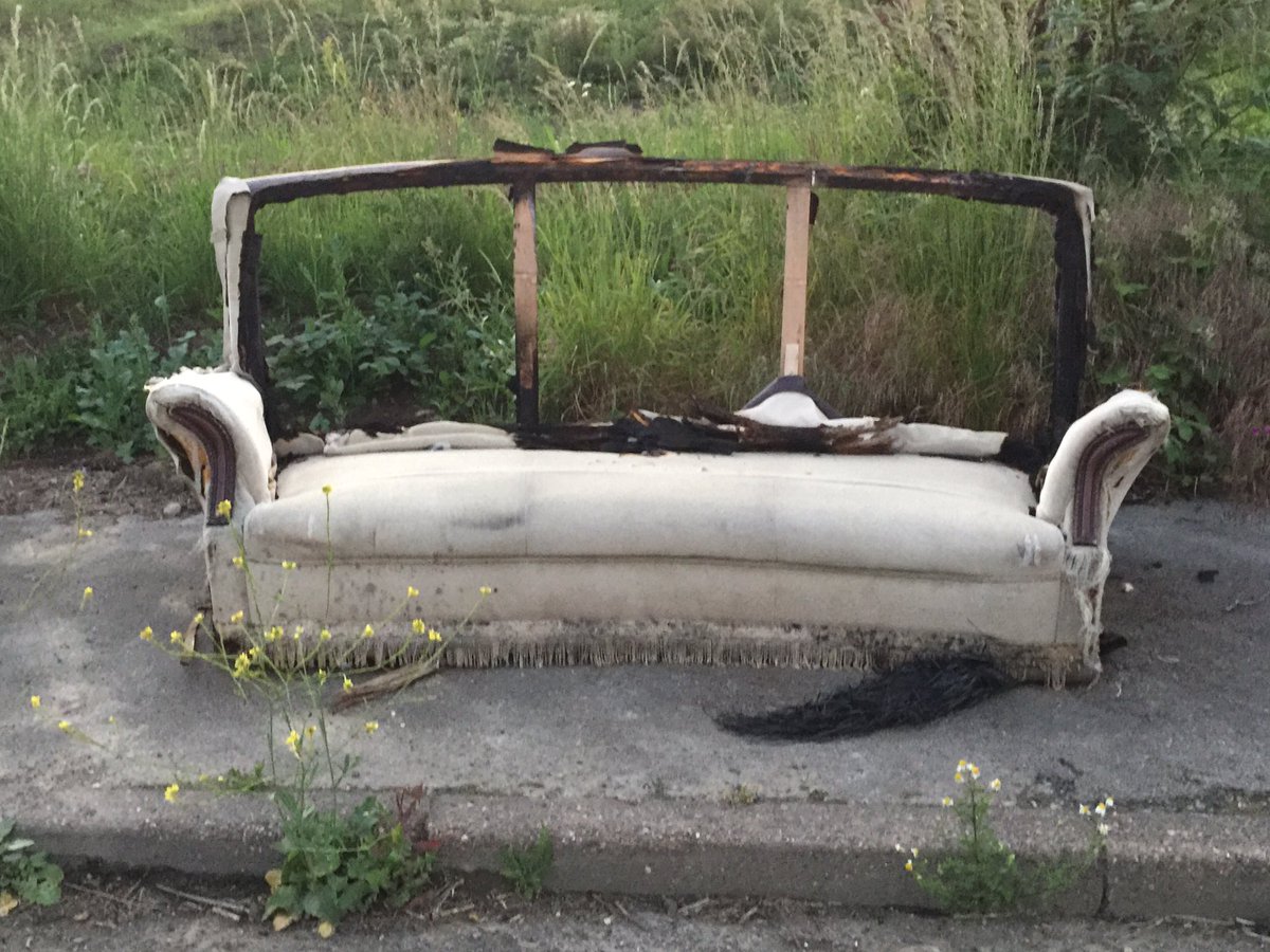 Item2sell's tweet image. Is your Sofa Fireproof ? #sofaforsale #sofa #3seater #firesale