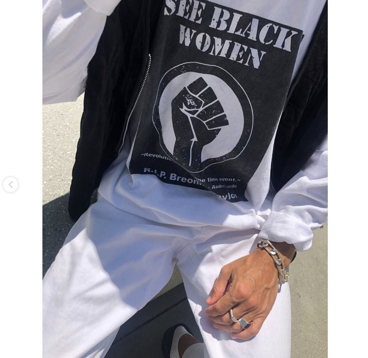 Got dressed up to go to the post office then when straight home &amp; got back into sweat pants~~~🐚🐚🐚~~~Ty to <a href="/seeblackwomxn/">seeblackwomxn</a> &amp; tfresh 4 the shirt🙏🙏🙏~~~idk what’s going on w my hand, it looks dead. #pukashelllife