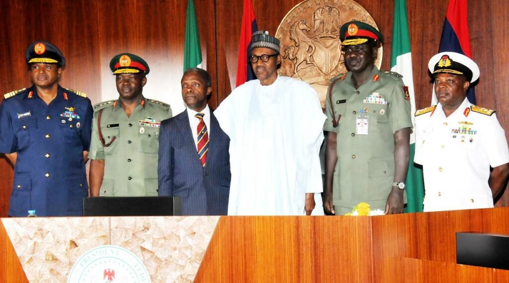 usmansu35957085's tweet photo. #Buhari ya yi wa Majalisa Raddi Kan shawartar sa ya sauke Hafsoshin Tsaro
#Fadar Shugaban Kasa ta ce ikon naɗawa ko sauke manyan hafsoshin tsaro alhaki ne da ya rataya a wuyan Shugaban Kasa.
https://t.co/nJalsnP7CE https://t.co/OiXfVbQWR5