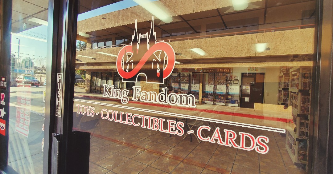 KingFandom3's tweet photo. Front signage!  Everything is looking amazing!  Come down n' check it out for yourself. #kingfandom #newlooknewme #soprofessional #officialsignange #cardgames #localtoystore #collectibles #funkopops #yugioh #dbs #pokemon #mtg #wizardsofthecoast #dnd #weeklytournaments https://t.co/T80hJZXLou