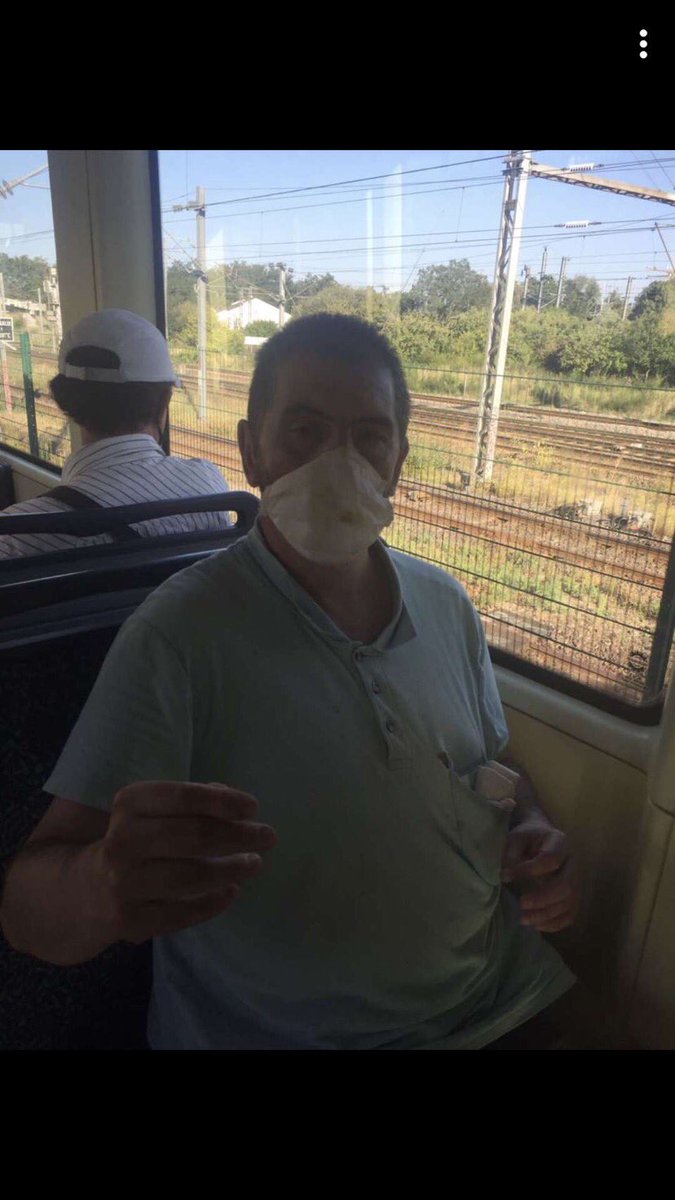 cmlmnj's tweet photo. Ce mec dans le tram ligne 1 à Nantes vous dmd de l’argent et lorsque vous n’en n’avez pas à lui donner il se met à frapper. Merci de faire tourner même si vous n’êtes pas de Nantes https://t.co/ZtMYhlkMcE