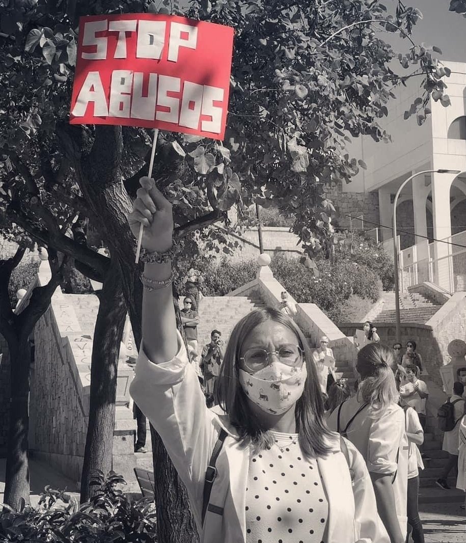 huelgamircv's tweet photo. ⚠️¡Stop abusos!
⚠️¡Somos médicos en formación, queremos docencia y supervisión! 
⚠️¡Sin derechos laborales, paramos los hospitales!
⚠️¡La vocación no justifica la explotación!
📌Mensajes claros de la #HuelgaMIR #HuelgaResidentes #MareaMir #HuelgaMIRcv https://t.co/trlS4rlJpt https://t.co/3FBxtV2ZCy