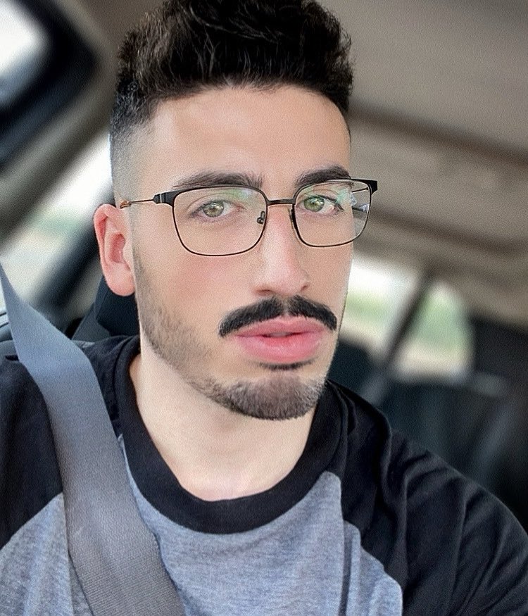 alvarofizzxxx's tweet photo. ¿Me das un besito?😘 https://t.co/JWt8lStKVS