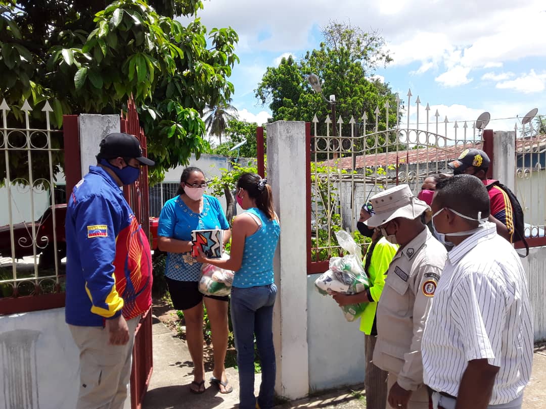 PrensaGoBol_'s tweet photo. #21Jul  | @GobJustoNoguera a través de @AlimentosBol1 atendió a 5 mil familias del municipio Angostura del Orinoco, específicamente de la parroquia "La Sabanita" . con el objetivo de garantizar la nutrición de los bolivarenses en tiempo de pandemia. 

@NicolasMaduro 
@drodriven2 https://t.co/ckksr4XJ8n