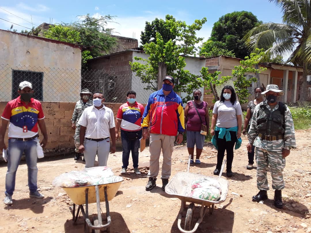 #21Jul  | @GobJustoNoguera a través de <a href="/AlimentosBol1/">Alimentos Bolívar</a> atendió a 5 mil familias del municipio Angostura del Orinoco, específicamente de la parroquia "La Sabanita" . con el objetivo de garantizar la nutrición de los bolivarenses en tiempo de pandemia. 

<a href="/NicolasMaduro/">Nicolás Maduro</a> 
<a href="/drodriven2/">Delcy Rodríguez</a>