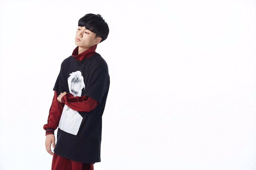 JAY PRE-DEBUT thread-he liked to wear leather jeans, black tees & silver chains, so he made a strong first impression-he was a highly respected senior because he treated his juniors well-he was always monitoring & evaluating his dance practice videos in his spare time