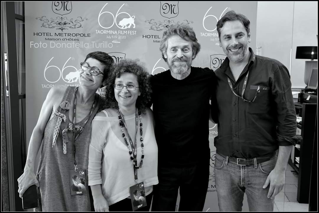 DonatellaTurill's tweet photo. Attimi, emozioni e momenti non istituzionali della 66° edizione del #taorminafilmfest #hotel #metropole #videobank #reggi&spizzichinocomunication Raffaella SpizzichinoMaya Reggi #willemdefoe #fotocredit #donatellaturillo https://t.co/njM3n5gvkM