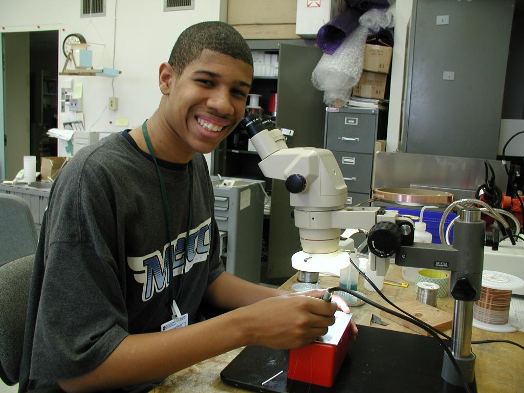 NASA has awarded 17 fellowships totalling more than $3 million to minority-serving institutions. Selected projects include satellite communications, solar technologies and other areas that may contribute directly to NASA’s missions, including #Artemis. go.nasa.gov/2CUK0wm