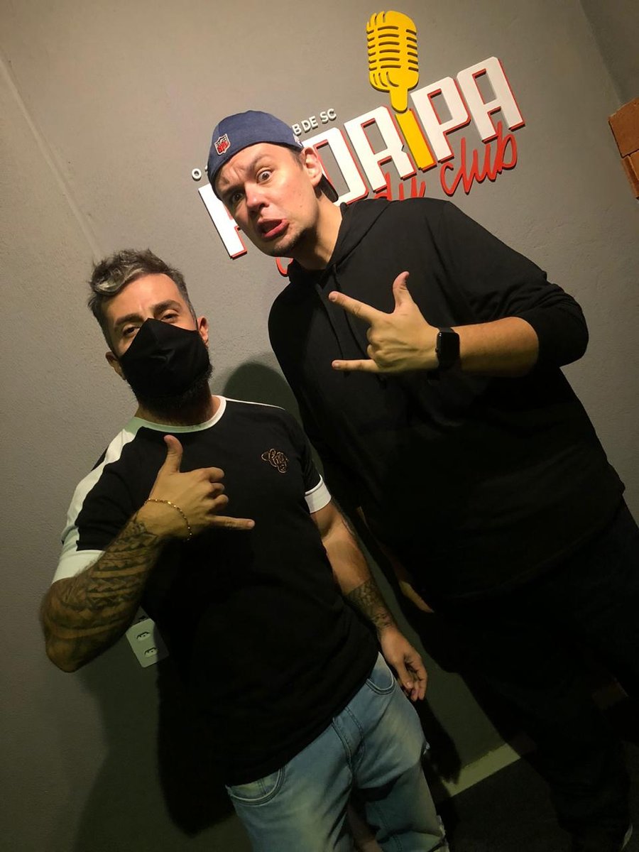 blogdobaxo's tweet photo. Esse final de semana estive prestigiando esse meu brother @RogerioMorgado! Pensa numa apresentação incrível que ele deu! Você é top irmão! Tmj, é tudo nosso!!!!
.
#blogdobaxo #beauty #amazing #santacatarina #reidaslives #rogeriomorgado #floripacomedyclub #comedia #humosrista https://t.co/CYBEVoUzc8