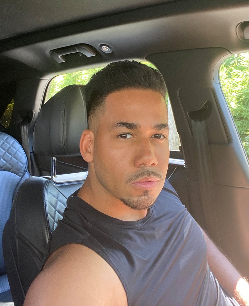 RomeoSantosPage's tweet photo. Blessed 🙏 #NuestroAmor https://t.co/9MlHYvATGb