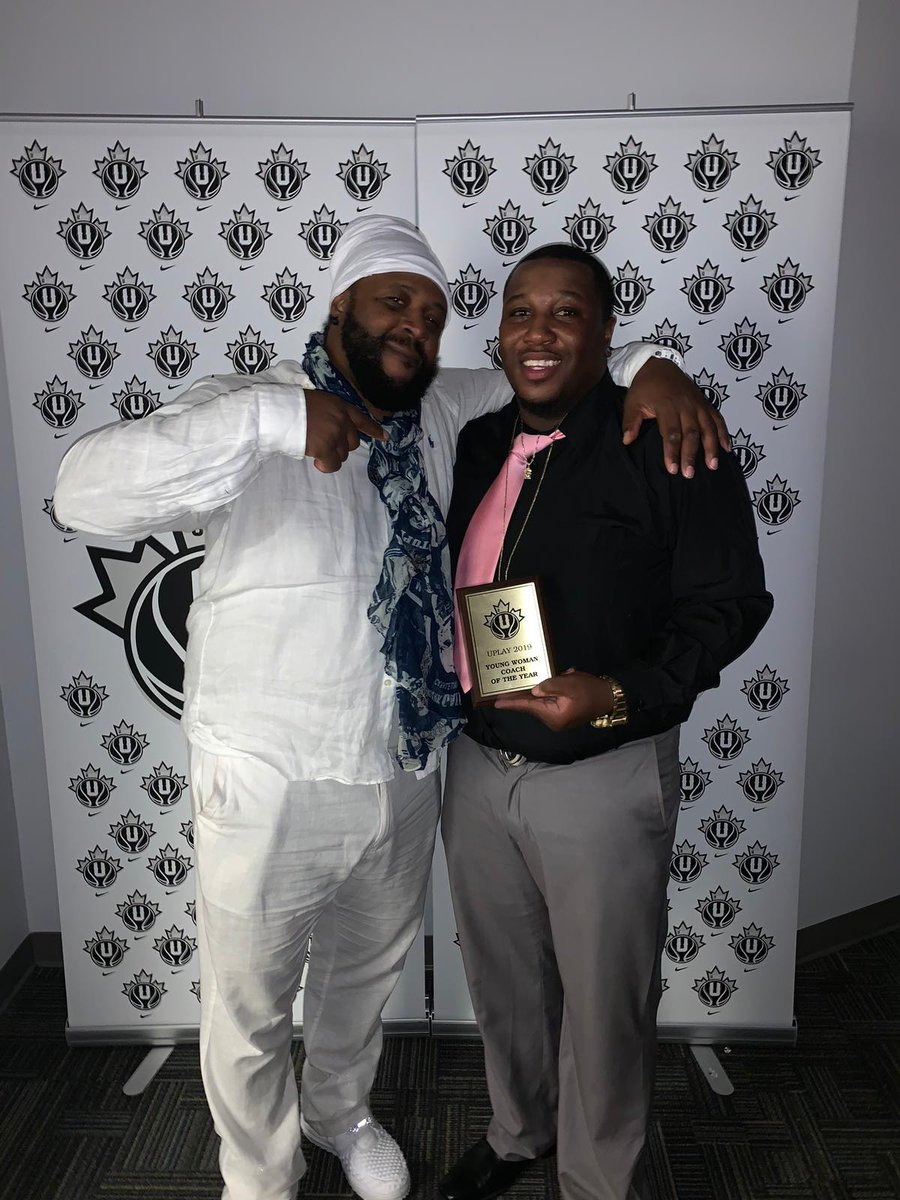 DrewEbanks's tweet photo. ON POINT BALLIN: Looking forward to having one of the top 2022 lady ballers @_tyatodd_ as well as her Head Coach @CoachKippB1 of POWERHOUSE @RoyalCrownWBB
tonight at 9pm on @BarnBurnerNET and Zingo TV Channel 250! Gonna be a ๐ฅ๐ฅ๐ฅ Show! #onpoint #canball #barnburnernet #hoops https://t.co/k7mqHx0T4j