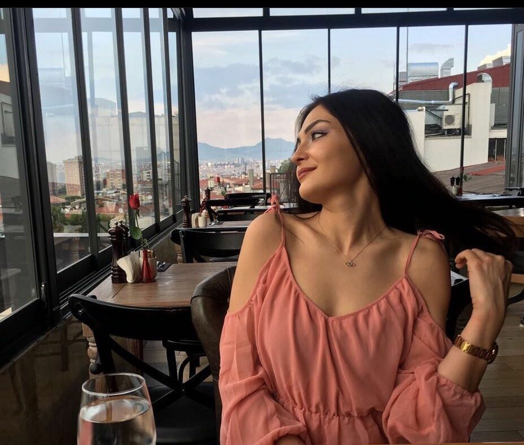 Ayşe'nin katili #ÖzgürTarhanTutuklansın !!!!  Hala Özgür Tarhan dışarda bize ses olun bize yardımcı olun  lütfen!
#aysekaramanicinadalet