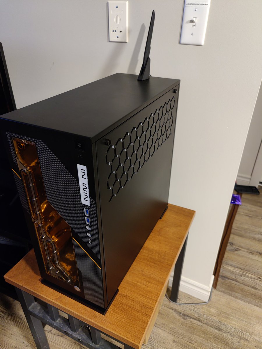 CGameDev's tweet image. X570 I AORUS PRO WIFI
AMD RYZEN 5 3600
32 GB RAM @ 3600
512GB NVME -OS
512GB M.2 - STEAM GAMES
2TB HDD - WINDOWS GAMES
TITAN X - 12GB GDDR 5
#PIMPMYPC