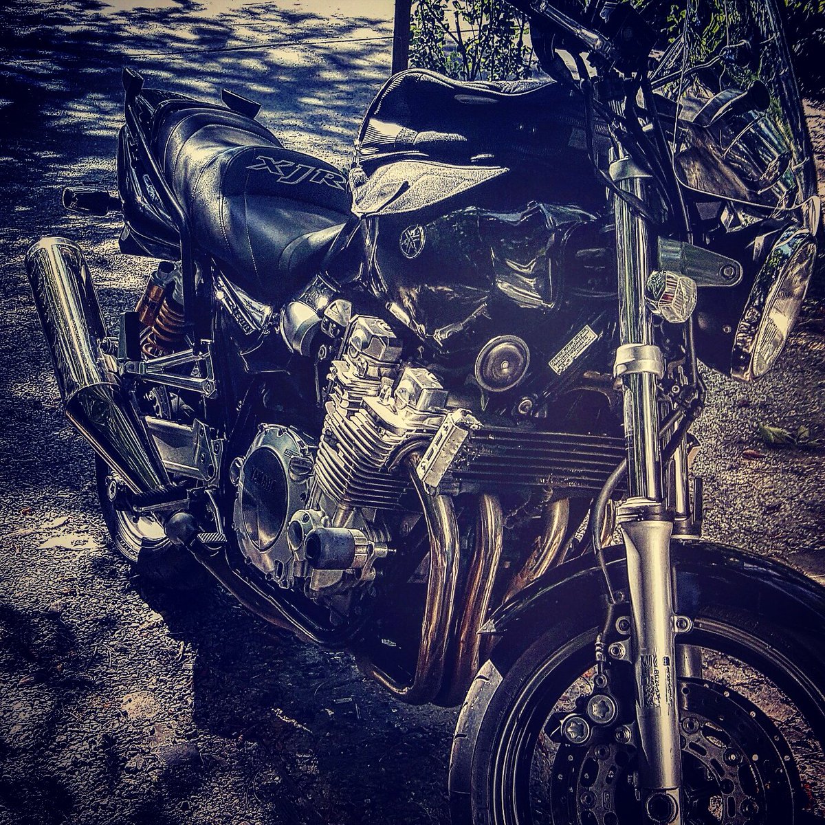 rasko_tomasevic's tweet photo. Dobio ideju od nekog cara koji se zove Ugljesa i koji je prodao motor da bi pomogao maloj Sofiji, pa da sirimo dalje:
Yamaha XJR 1300, 2007, 17.000km, odlicna: cena je samo 2.000 EUR (ili ko da vise), uplata se direktno vrsi na racun male Sofije, od mene hvala i kljuc. Molim RT https://t.co/NSmrTH8hCr