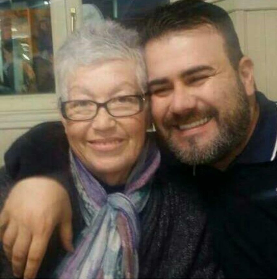 MiguelGalanCNFE's tweet photo. Feliz Cumpleaños MAMÁ, allá donde estés no te olvido. #cumplesinti #nosveremos #mama https://t.co/BSNfVeliX9