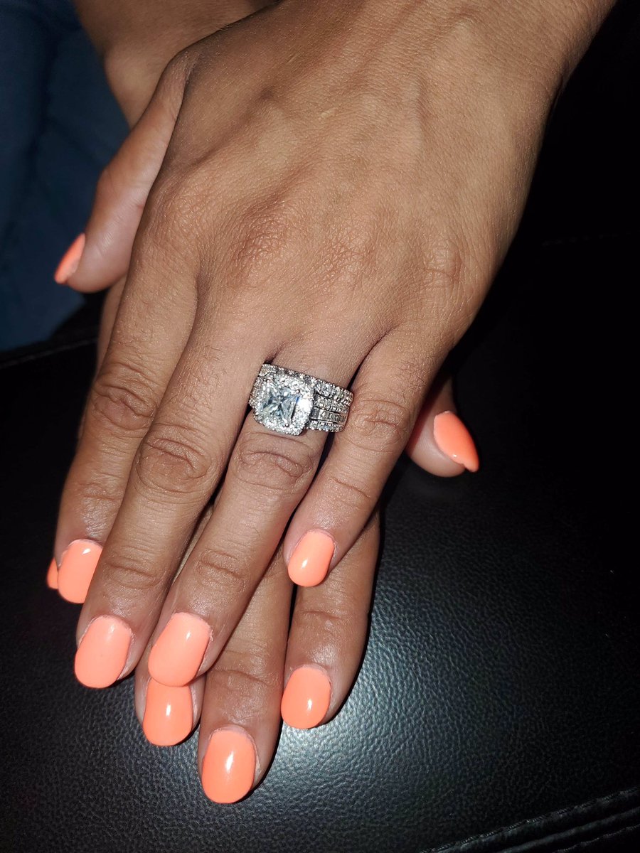11Bperez's tweet photo. We have here today folks @kiaraskynails dip powder over @aspnails acrylic powder! The strength is where it’s at! 
.
.
#nails #nailtech #nuninails #youngnails #kiaraskydippowder #ibd #gelish #opi #acrylicnails #nailenhancements https://t.co/frzJOgplYr