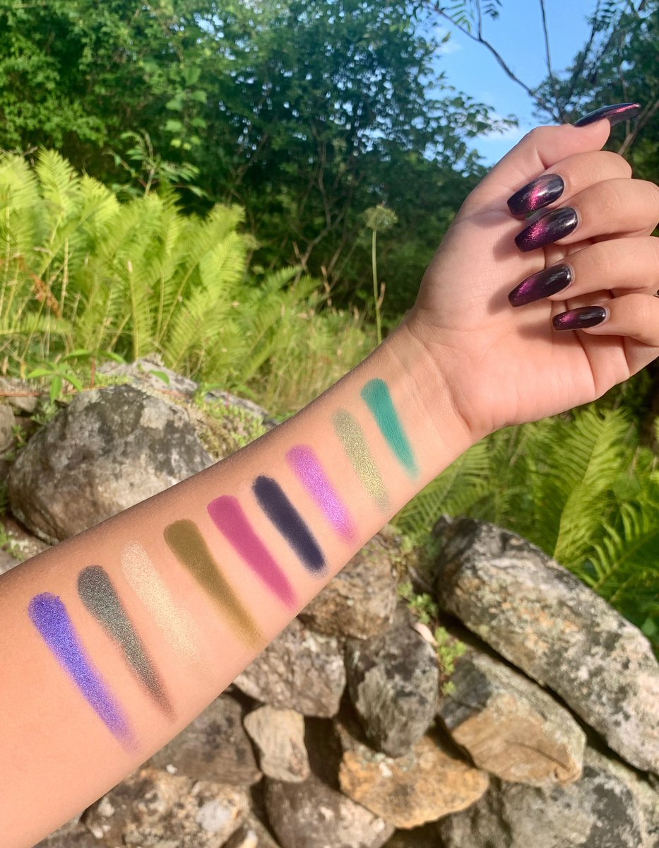 unicorngangshop's tweet photo. Quick swatch moment 🧚🏻‍♂️🧚‍♀️ https://t.co/uC8rbs8WmP