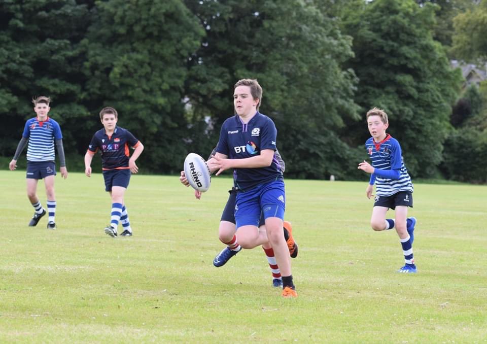 Rugby returned to Cupar tonight as the Howe of Fife U14’s got back to training. The squad have been split into 2 training ‘bubbles’ and are following all guidance set out by <a href="/Scotlandteam/">Scottish Rugby</a>
Great to see so many smiling faces tonight. 😀😀😀