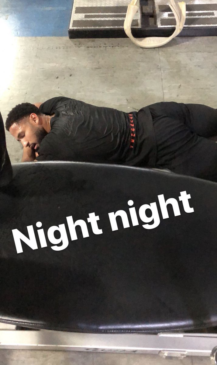 JahFit_'s tweet photo. Leg day really had me weak. 😂😂😭 https://t.co/DxG1T5JdIH