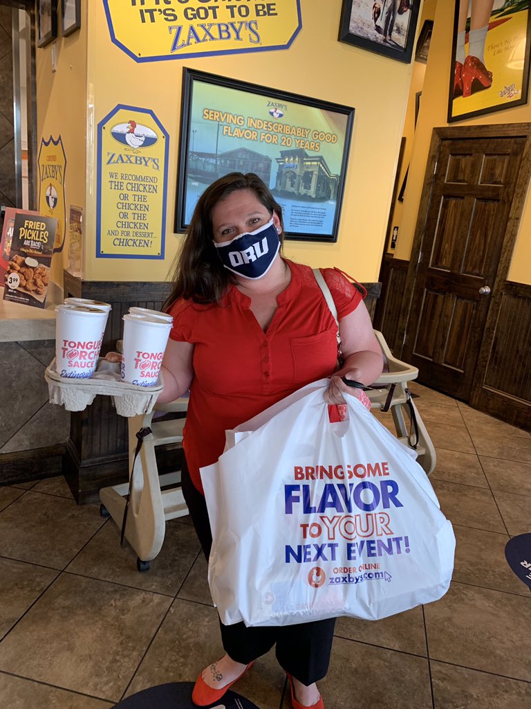 AshleyLohmann's tweet photo. Go get your Zaxby’s Dinner Tonight!!
Dine in, Drive thru, or Carry out available just be sure to leave your receipt with them saying it’s for the Union Momma Skins Fundraiser!! 🖤❤️ Help Us raise money for our boys!! 🖤❤️ #UnionFB #MommaSkins #ThankYou https://t.co/3TvHSVIsUm