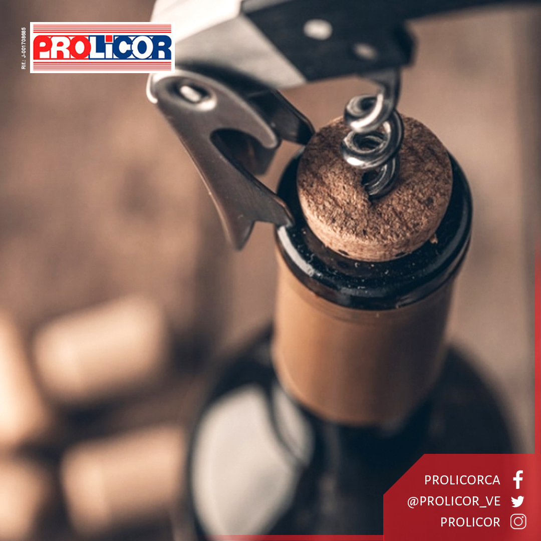 PROLICOR_VE's tweet photo. Importante del corcho para el vino... 🍾
Dada su elasticidad, el tapón de corcho es indispensable para cumplir con una doble función: por un lado, permitir la microoxigenación del vino; por otro, protege el interior de la botella de la humedad ambiental del exterior.
#VinoTips https://t.co/rEh6lIdjDK