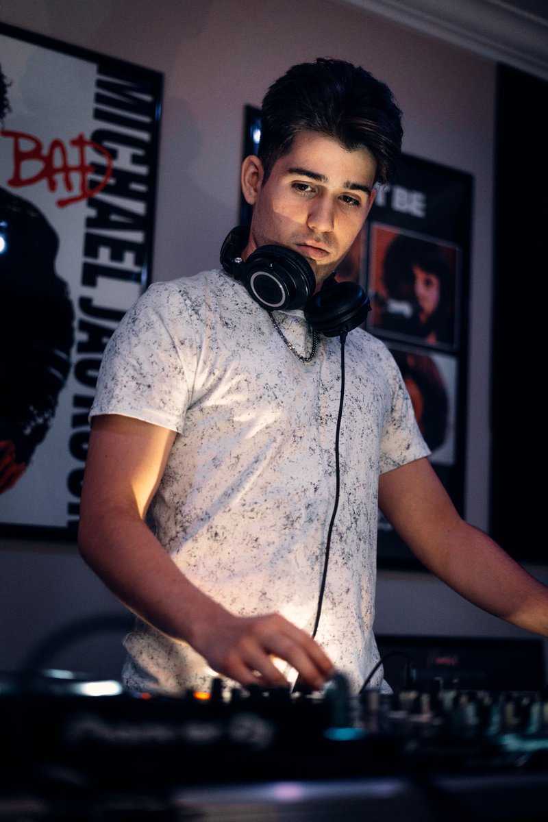 "Hot Ryde" // 7.31.20 12AM EST
Pre-Save it Now: distrokid.com/hyperfollow/ni…