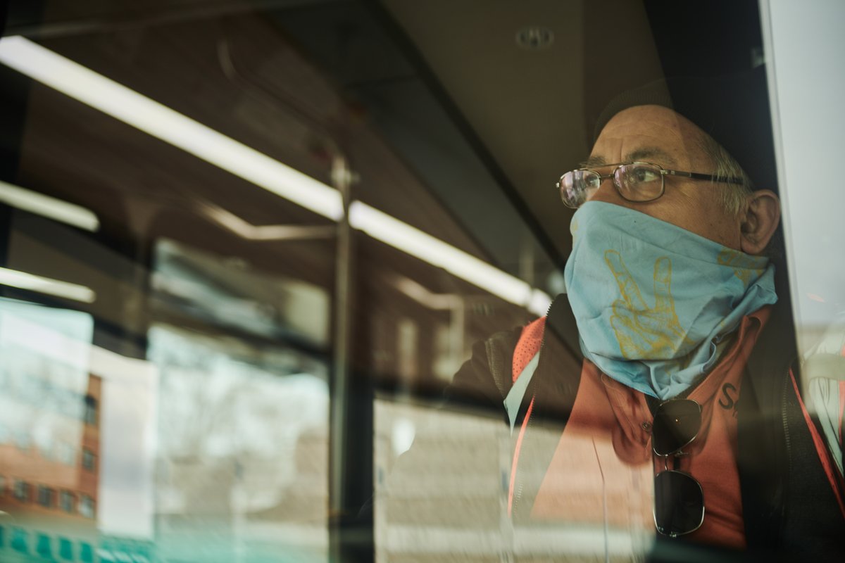 That example compares investments paying ordinary income tax rates yearly. But investors can also use tax-efficient investments. In the 1980s, the 401(k) plan had a 2.5% annual advantage over tax-efficient investments. In 2020, it's non-existent  http://trib.al/KkR1JwD&nbsp;