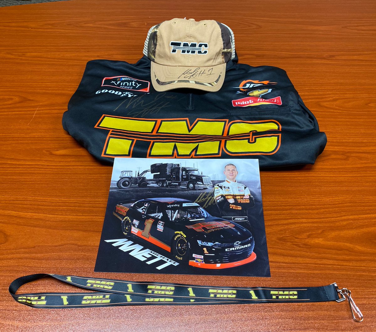 It’s TMC race week <a href="/kansasspeedway/">Kansas Speedway</a>!  Follow <a href="/TMCTRANS/">TMC Transportation</a> &amp; retweet for your chance to #WIN this swag pack from our great partner.

A random winner will be picked on Saturday, July 25 at noon.

#NASCAR | #TeamMA