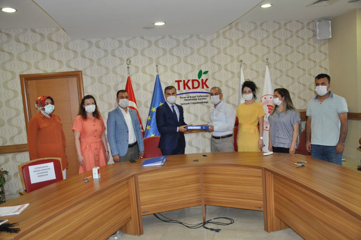 HİLVAN YEREL EYLEM GRUBU tarafından yazılan projemizin yürütülmesi için Dernek Başkanımız Sn <a href="/fduman27/">Furkan Duman</a> katılımı ile TKDK Başkanlığında protokol imzalandı.  Projeyi Hilvan'a kazandıran Sayın Kaymakamımız’a ve <a href="/TKDKSanliurfa/">TKDK Şanlıurfa İl Koordinatörlüğü</a> koordinatörü Sn <a href="/Dr_YETIM/">Dr. Sadık YETİM</a> e teşekkür ederiz.