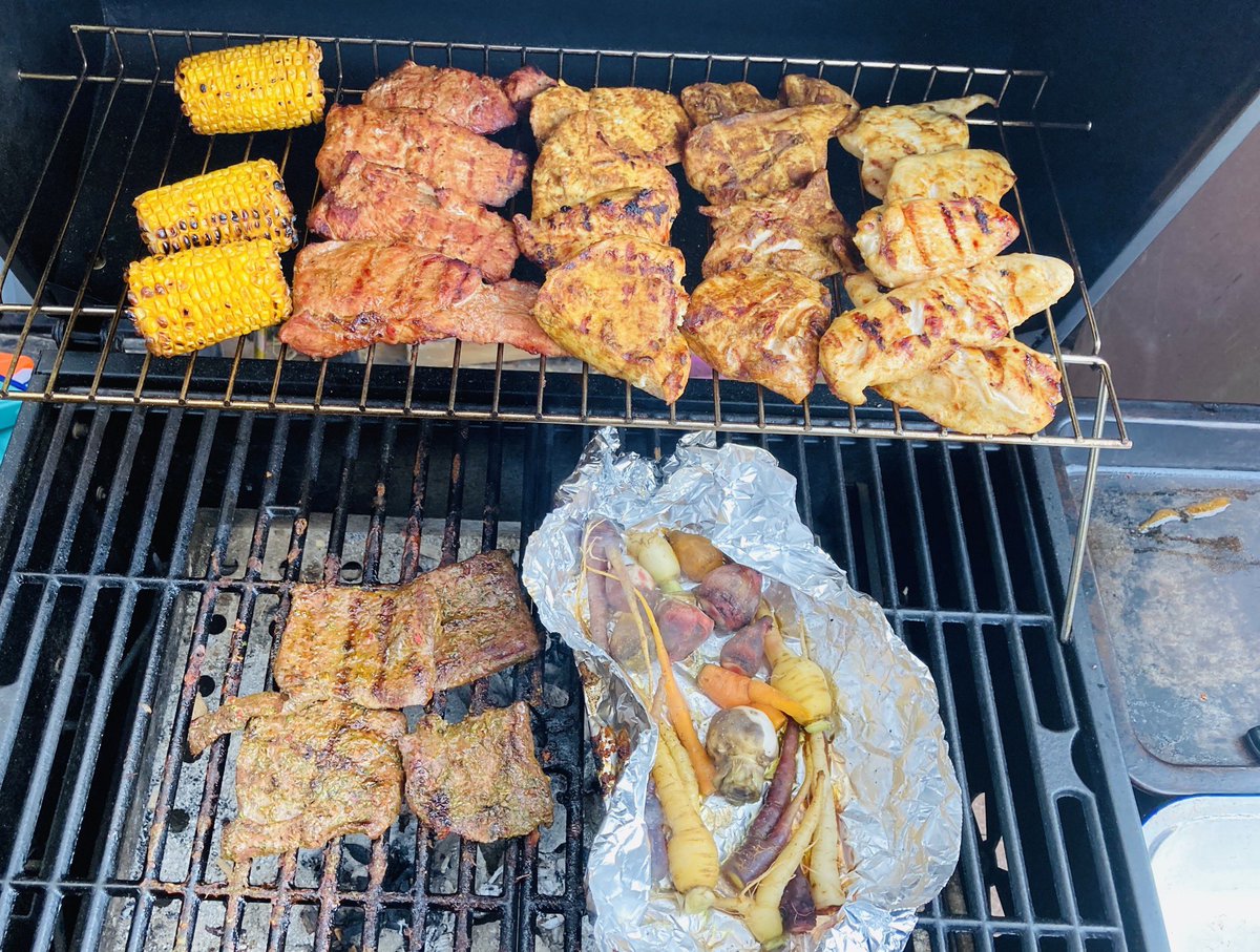 jason_mccrellis's tweet image. Carrots and beetroot from to garden. All on tonight’s bbq with the meats seasoned with @essentialcuisin street food range 😋👌🏾