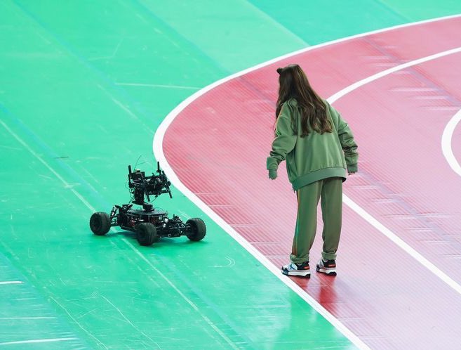 tb to when yeojin went viral for being tiny