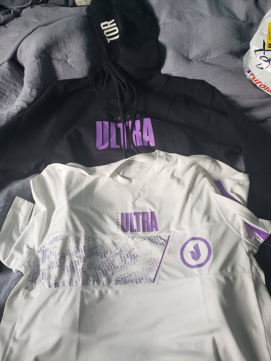 MartinOmes's tweet photo. Couldn't be any better timing!
I am now officially prepared for #UltraWeek!
Big thanks to @TorontoUltra for the drop! Happy to be a part of the #SooUltra community! https://t.co/MxL4j6Mzg8