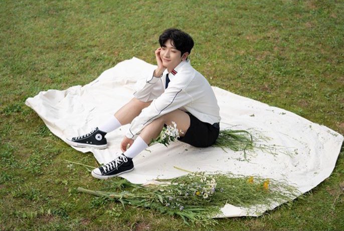 day 68:i’m cry*ng over eunki’s concept photos for flower </333