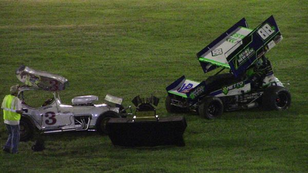 AcrossTheGroove's tweet photo. Episode 20 ready to rumble!
#ATGWeekend of #WoOSprint Wabash Clash and Brad Doty Classic plus #NARC410 Howard Kaeding Classic
#GoldenStateGang led by Kyle, Rico, DJ Netto, and more
Spotify
https://t.co/4myz7ebB6q
SoundCloud
https://t.co/2eah4pQUx1
#DirtWasFirst #LetThemRace https://t.co/54nRSBGRpg